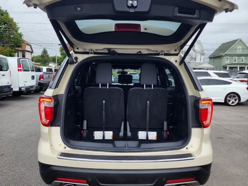 Used 2018 Ford Explorer XLT w/ Equipment Group 201A AWD/4WD image 22