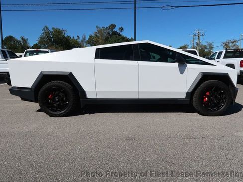 Used 2024 Tesla Cybertruck AWD Crew Cab image 6