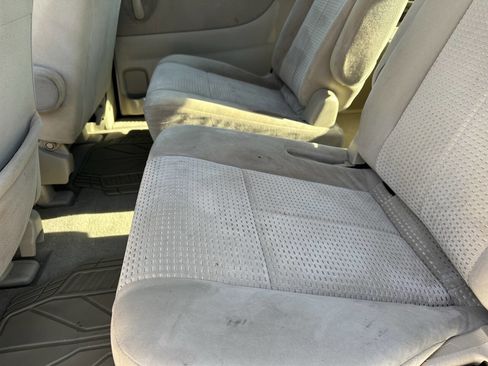 Used 2005 MAZDA MPV LX w/ LX Plus Pkg image 4