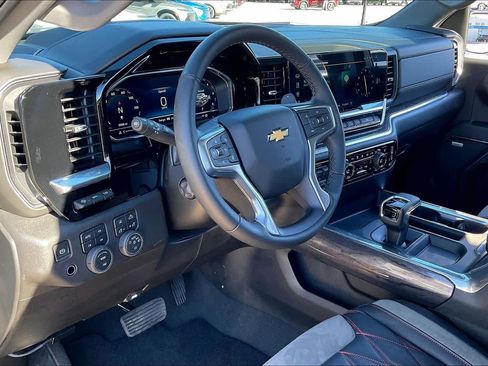 Certified 2025 Chevrolet Silverado 1500 LTZ image 18