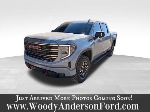Used 2024 GMC Sierra 1500 AT4 w/ AT4 Preferred Package image 1