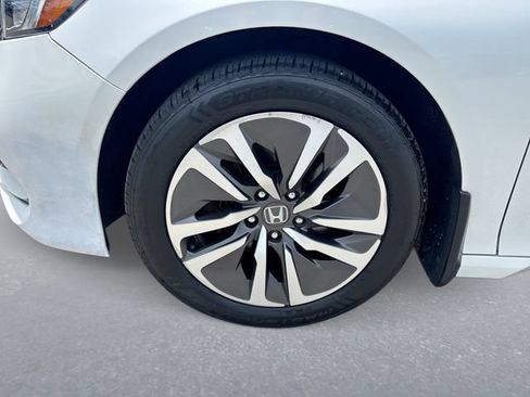 Used 2018 Honda Accord Touring image 10