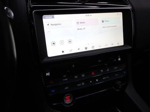 Used 2018 Jaguar F-PACE Prestige image 17