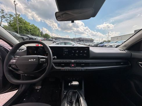 Used 2025 Kia K4 FWD image 28