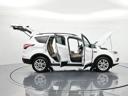 Used 2018 Ford Escape SE image 47