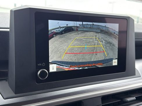 Used 2025 Toyota 4Runner SR5 image 24