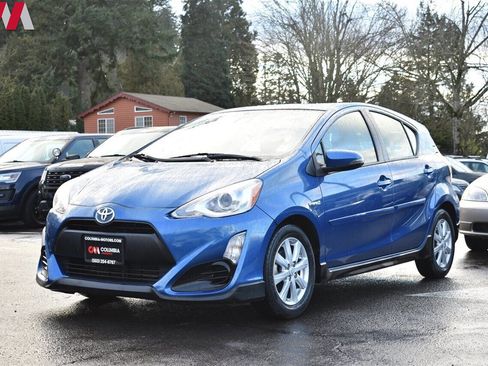 Used 2017 Toyota Prius C One image 8