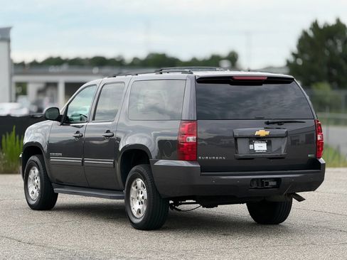 Used 2011 Chevrolet Suburban LT w/ Luxury Package AWD/4WD image 10