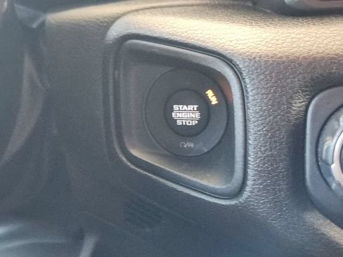 Used 2024 Jeep Gladiator Sport AWD/4WD image 8