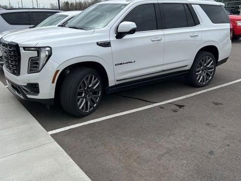 Used 2025 GMC Yukon Denali Ultimate image 1