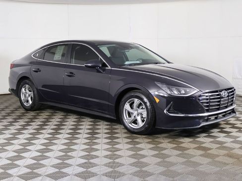 Used 2023 Hyundai Sonata SE FWD image 2