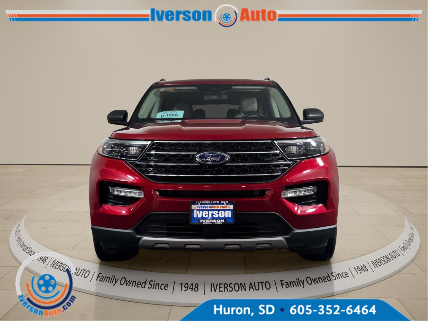 Used 2022 Ford Explorer XLT w/ Equipment Group 202A AWD/4WD image 2