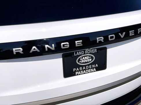 New 2026 Land Rover Range Rover Long Wheelbase SE AWD/4WD image 9