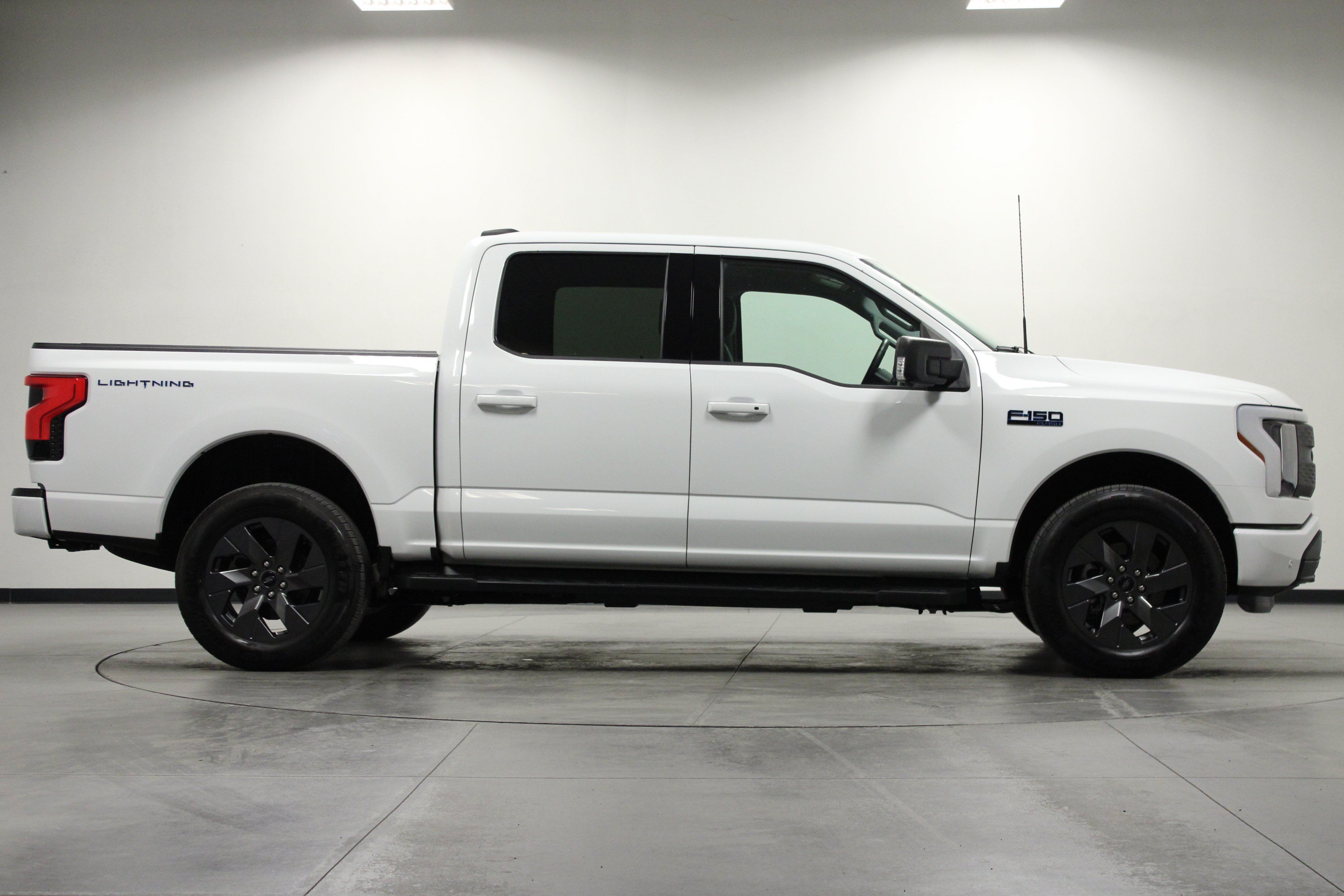 Used 2024 Ford F150 Lightning Flash AWD/4WD image 3