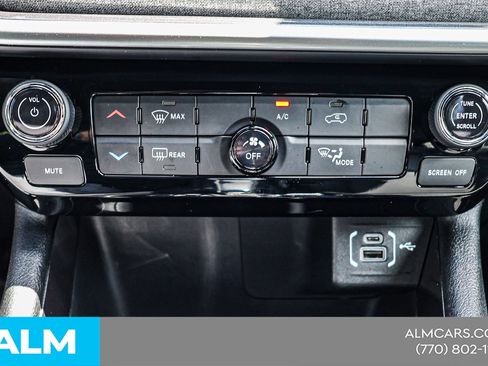 Used 2024 Jeep Compass Latitude AWD/4WD image 32