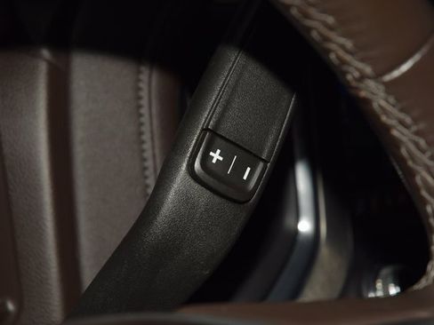 Used 2022 GMC Sierra 3500 Denali w/ Denali Ultimate Package image 40