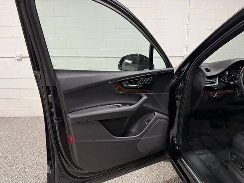 Used 2017 Audi Q7 3.0T Premium Plus AWD/4WD image 10