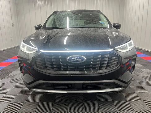 Used 2025 Ford Escape Platinum AWD/4WD image 9