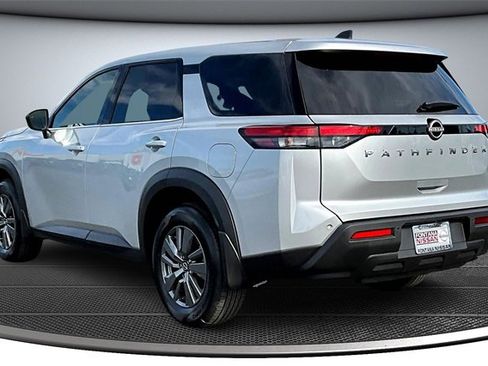 New 2025 Nissan Pathfinder S image 3