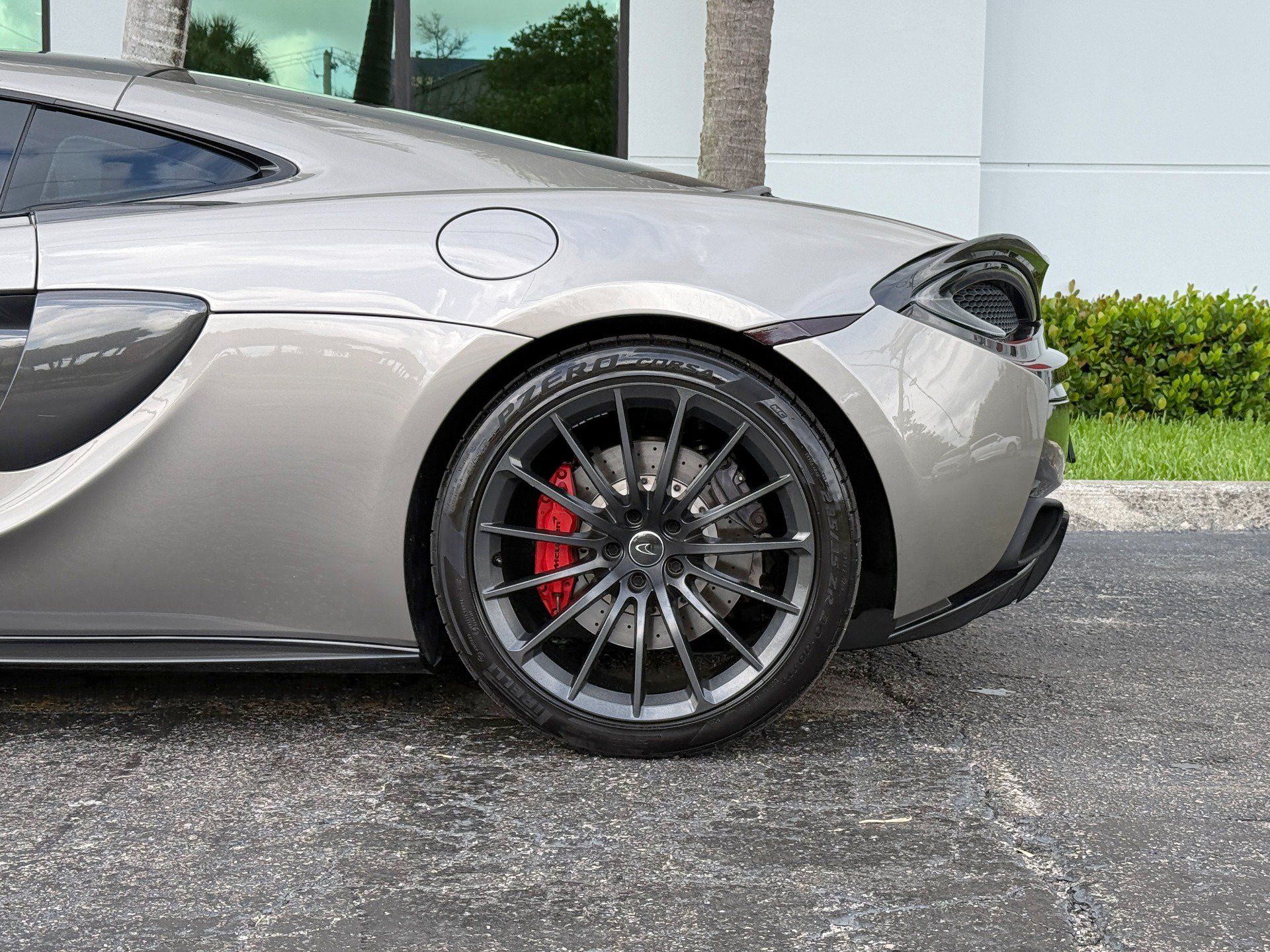 Used 2017 McLaren 570S RWD image 13