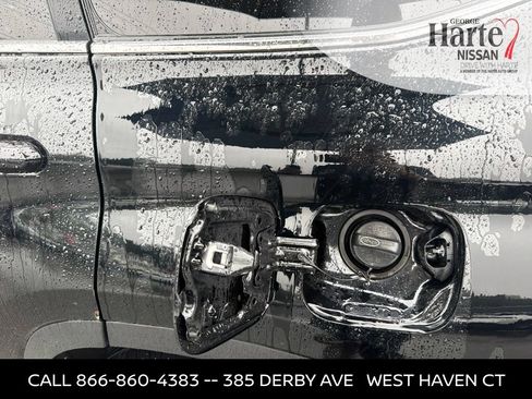 Used 2024 Toyota Highlander XLE AWD/4WD image 33