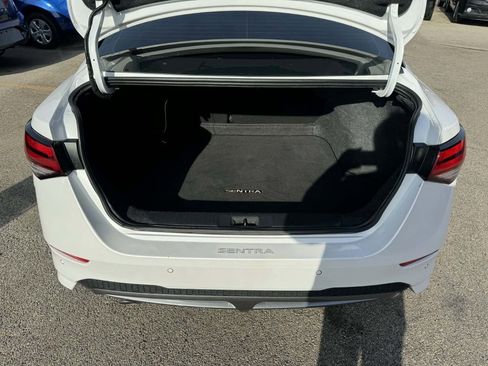 Used 2021 Nissan Sentra SR w/ SR Premium Package image 13