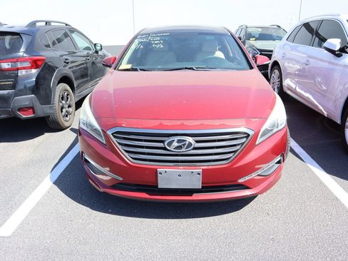 Used 2015 Hyundai Sonata Limited w/ Option Group 05 FWD image 3