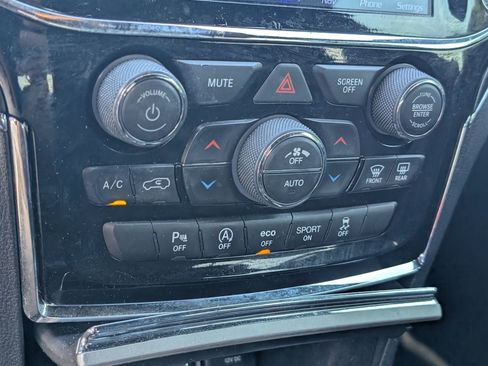 Used 2020 Jeep Grand Cherokee Limited w/ Luxury Group II AWD/4WD image 15