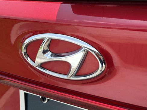 Used 2023 Hyundai Santa Fe SEL w/ Premium Package AWD/4WD image 12