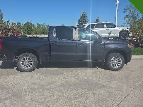 Used 2022 Chevrolet Silverado 1500 RST AWD/4WD image 2