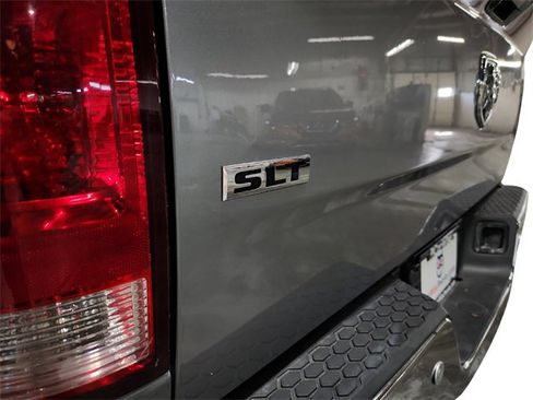 Used 2020 RAM 1500 Classic SLT w/ Luxury Group image 30