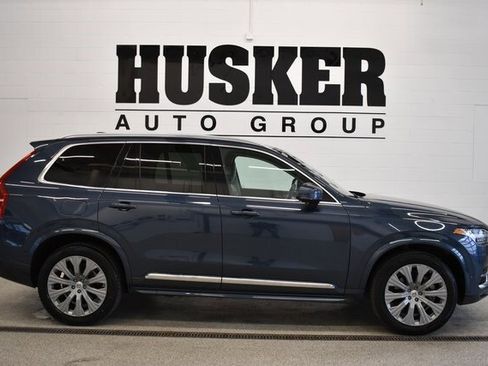 Used 2023 Volvo XC90 B6 Plus image 2