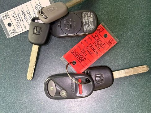 Used 2004 Honda Pilot EX image 32