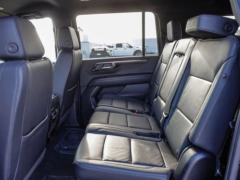 Used 2025 Chevrolet Suburban Z71 AWD/4WD image 22