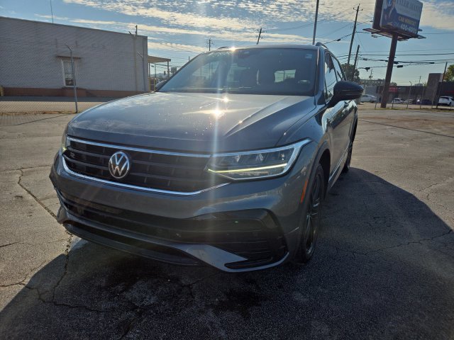 Used 2022 Volkswagen Tiguan SE R-Line FWD image 4