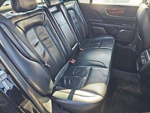 Used 2018 Lincoln Continental Select image 8