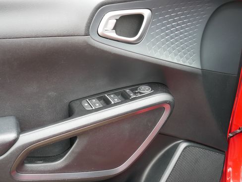 Used 2020 Kia Soul GT-Line FWD image 15