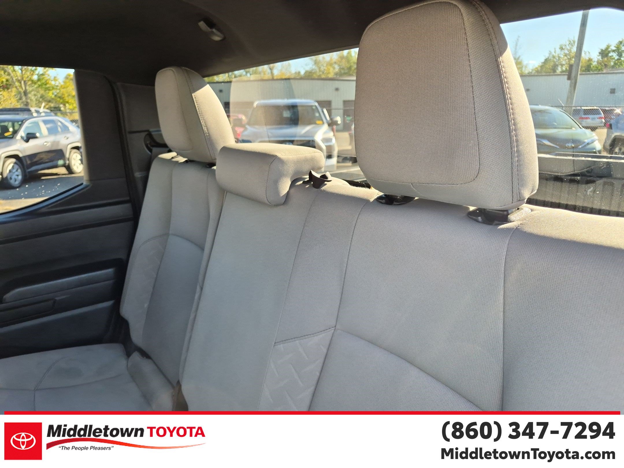 Used 2025 Toyota Tacoma SR5 AWD/4WD image 33