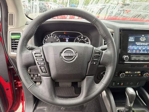 Used 2022 Nissan Frontier SV AWD/4WD image 29