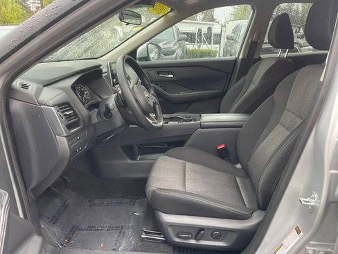 Used 2024 Nissan Rogue SV AWD/4WD image 13