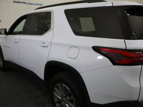 Used 2022 Chevrolet Traverse LT FWD image 11