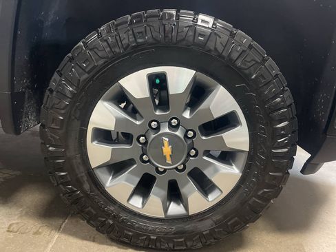 Used 2025 Chevrolet Silverado 2500 Custom w/ Custom Value Package AWD/4WD image 8