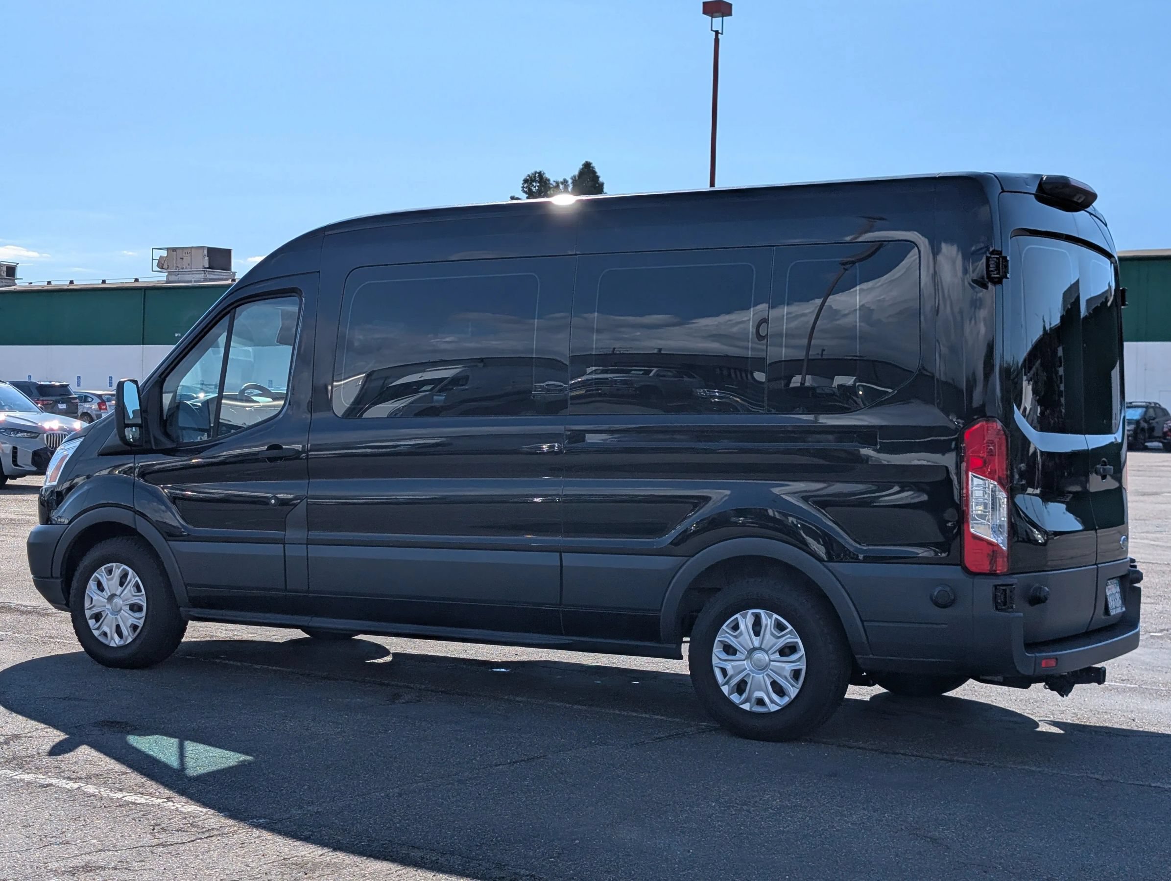 Used 2018 Ford Transit 350 XLT RWD image 5