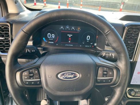 Used 2024 Ford Ranger Lariat w/ Trailer Tow Package image 28