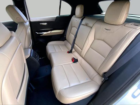 Used 2024 Cadillac XT4 Luxury w/ Cold Weather Package FWD image 20