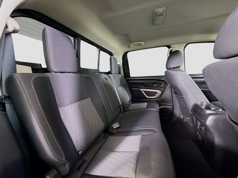 Used 2021 Nissan Titan SV w/ SV Convenience Package image 27