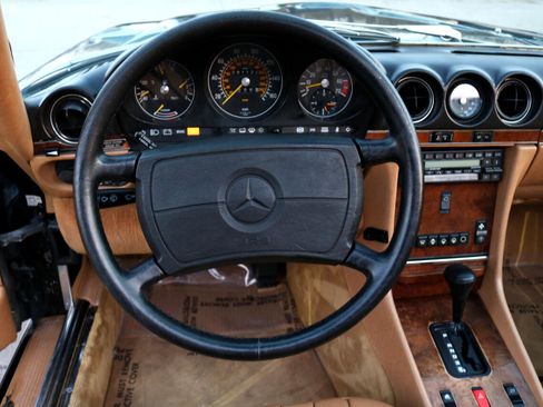 Used 1986 Mercedes-Benz 560 SL image 39