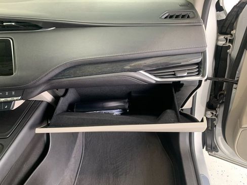 Used 2019 Cadillac XT4 Premium Luxury image 32