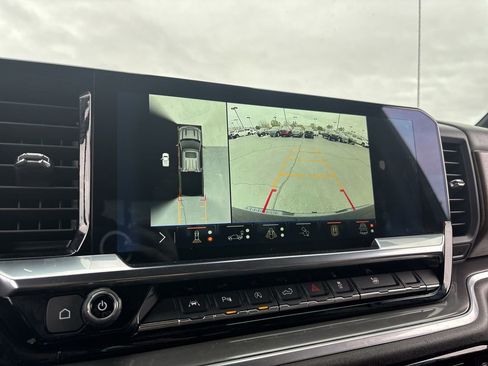 Used 2024 Chevrolet Silverado 1500 High Country w/ Technology Package image 15