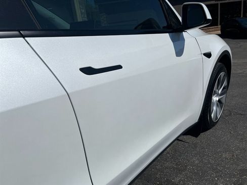 Used 2024 Tesla Model Y Long Range RWD image 30